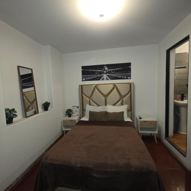 Lima Airport Hostel - FREE AIRPORT PICK UP - Single Room with Private Bathroom - 72