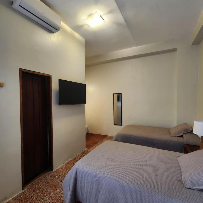 Flying Dog Hostel Iquitos - Habitación Doble con baño privado - 2 camas - 6