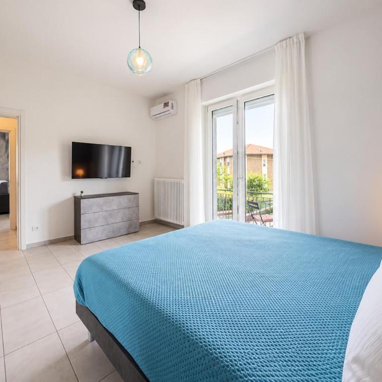 Blue Garden Como - 2BR - Free Parking - Appartamento con 3 Camere da Letto - 3