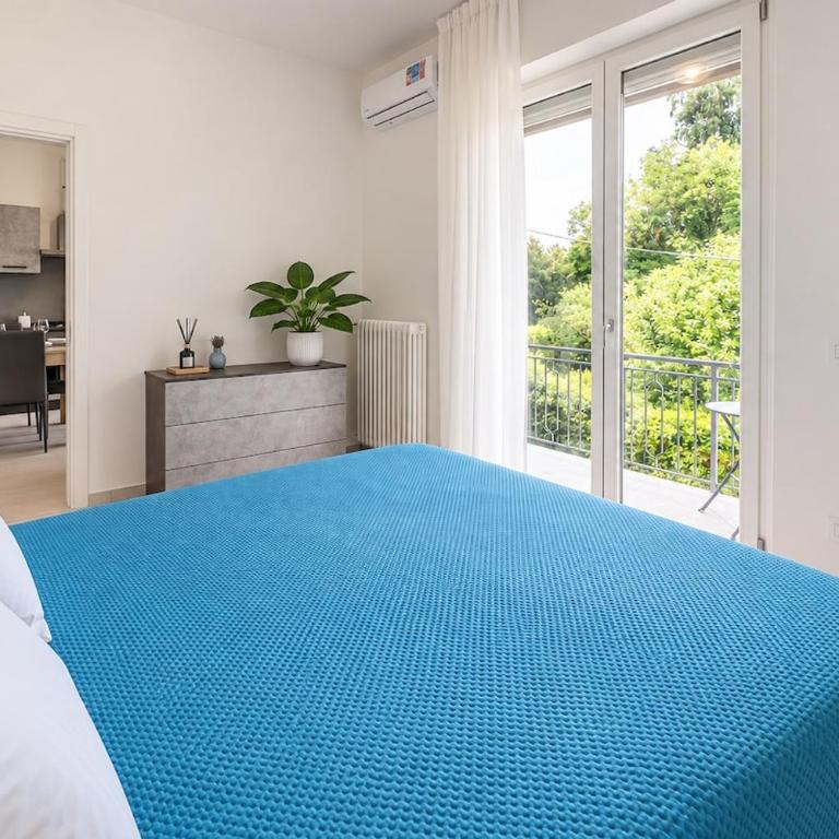 Blue Garden Como - 2BR - Free Parking - Appartamento con 3 Camere da Letto - 4