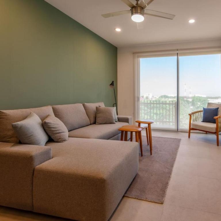 2 BR Penthouse Private Pool y Parking Sleeps 8 - Apartment - 3
