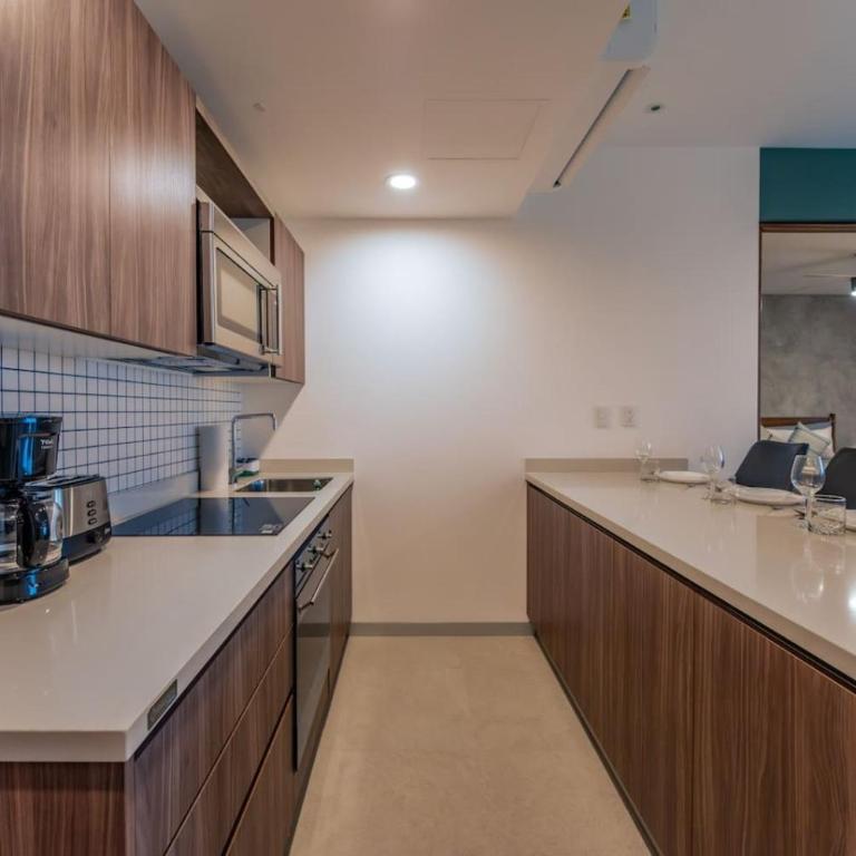 2 BR Penthouse Private Pool y Parking Sleeps 8 - Apartment - 7