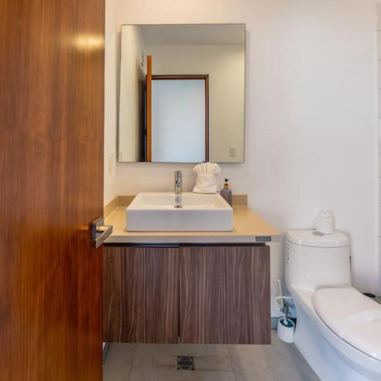 2 BR Penthouse Private Pool y Parking Sleeps 8 - Apartment - 14