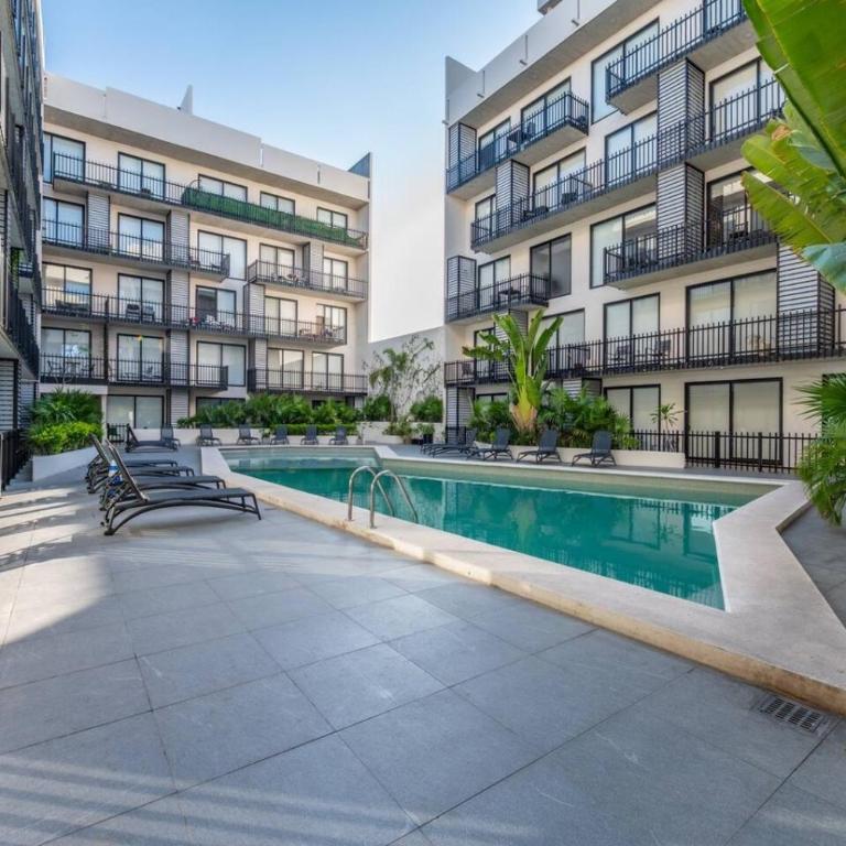2 BR Penthouse Private Pool y Parking Sleeps 8 - Apartment - 20