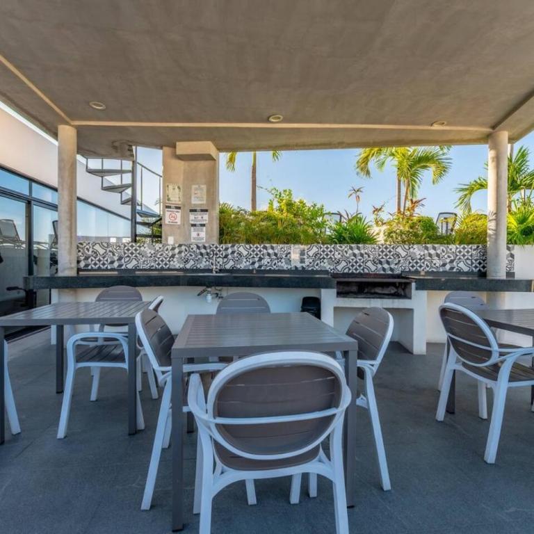 2 BR Penthouse Private Pool y Parking Sleeps 8 - Apartment - 27