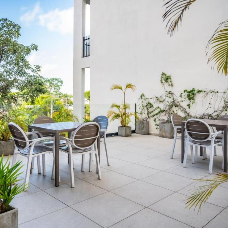 2 BR Penthouse Private Pool y Parking Sleeps 8 - Apartment - 28
