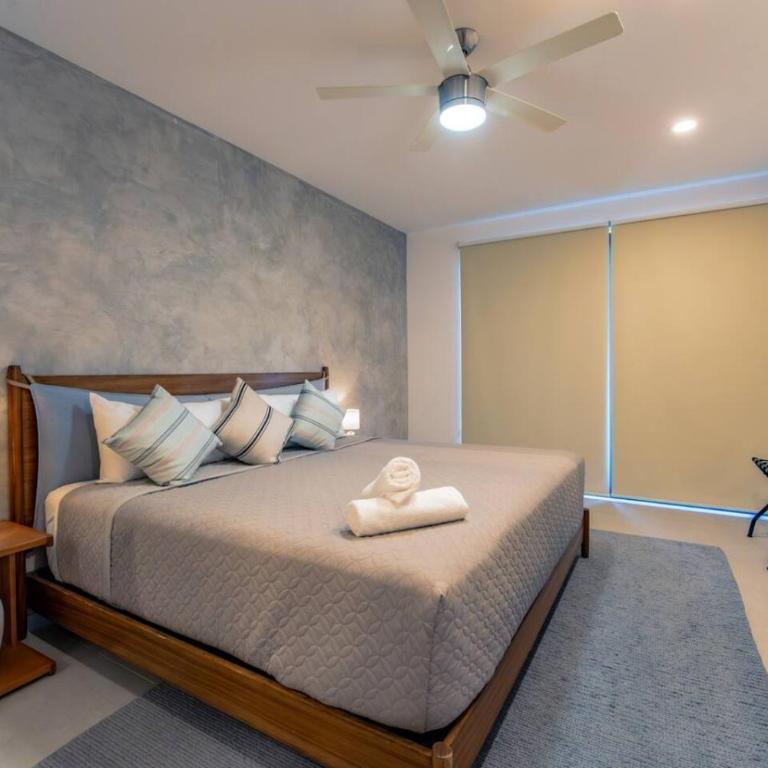 2 BR Penthouse Private Pool y Parking Sleeps 8 - Apartment - 48