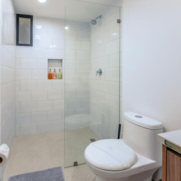 2 BR Penthouse Private Pool y Parking Sleeps 8 - Apartment - 54