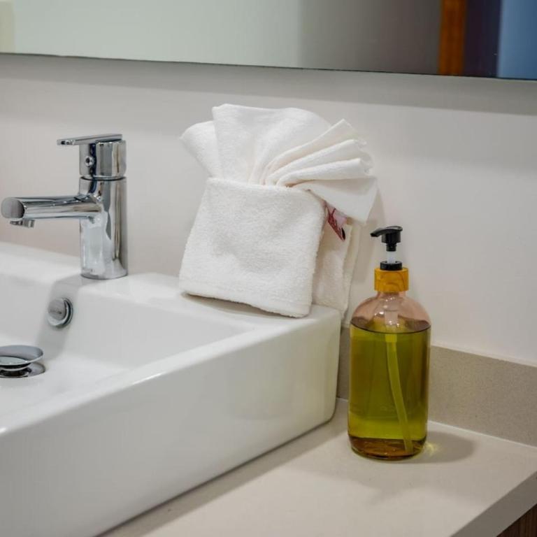2 BR Penthouse Private Pool y Parking Sleeps 8 - Apartment - 63