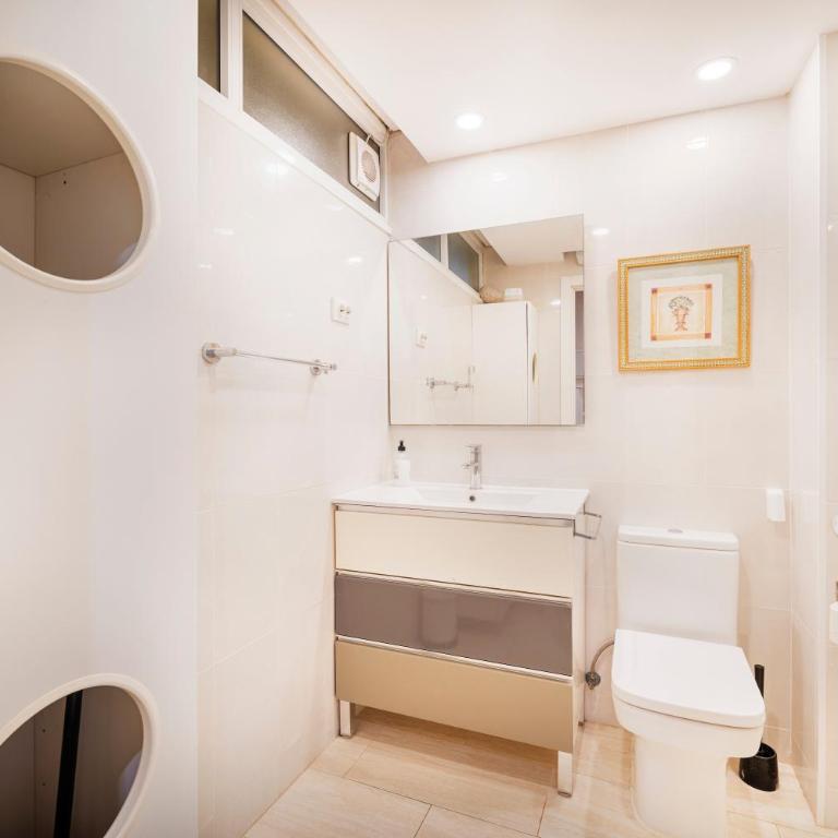 Fuengirola. Bonito apartamento en Paseo Marítimo. Espectaculares vistas al mar. Primera línea - Apartamento con vistas al mar - 5