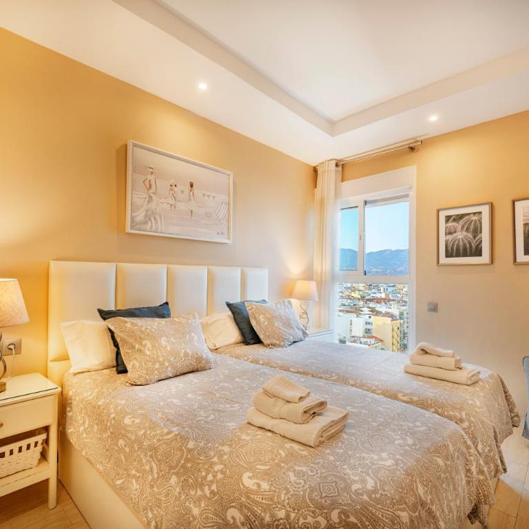 Fuengirola. Bonito apartamento en Paseo Marítimo. Espectaculares vistas al mar. Primera línea - Apartamento con vistas al mar - 10