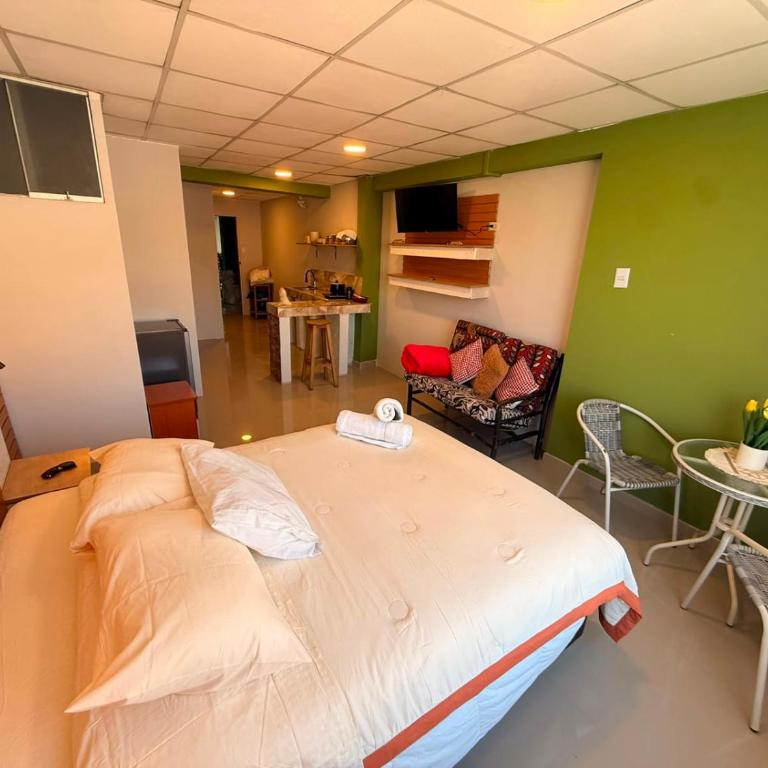 Modern City Loft5 Kitchen Elevator Sleeps 4 - Two-Bedroom Apartment - 5