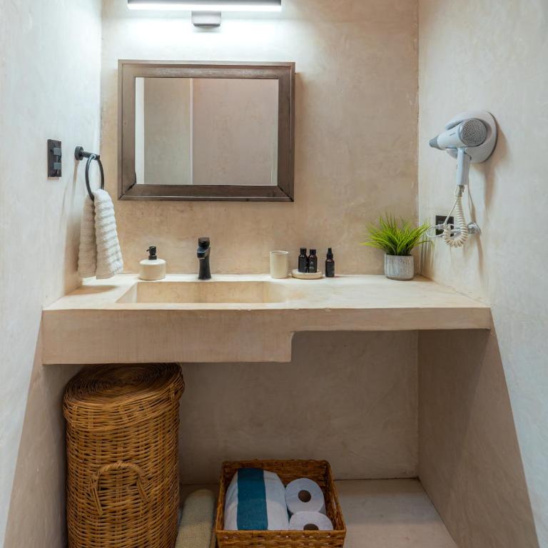 Casa Trova Santa Lucía with Parking by Cercana - Two-Bedroom House - 32