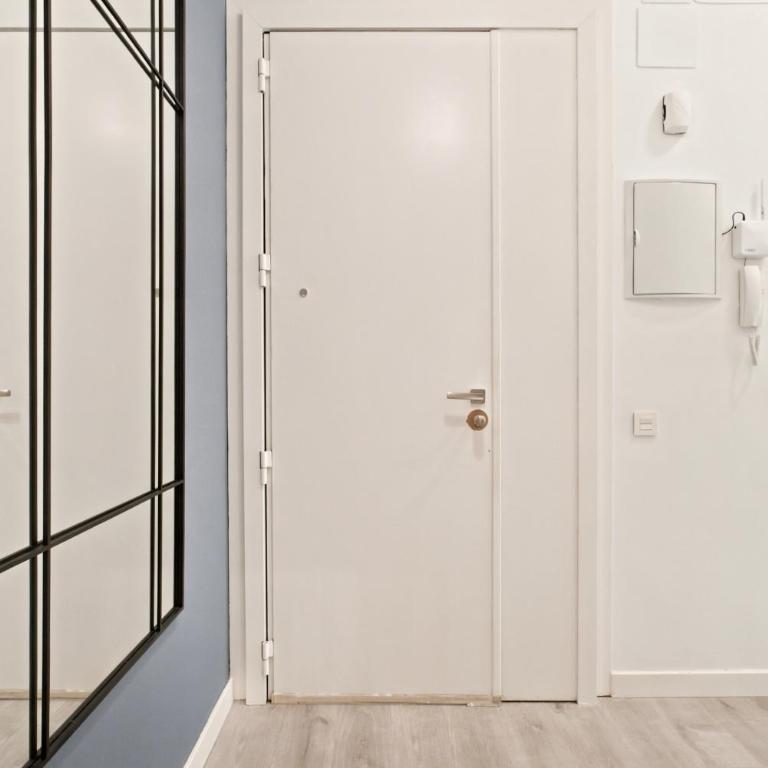 Amplio Apartamento Puerta del Sol - Apartment - 2
