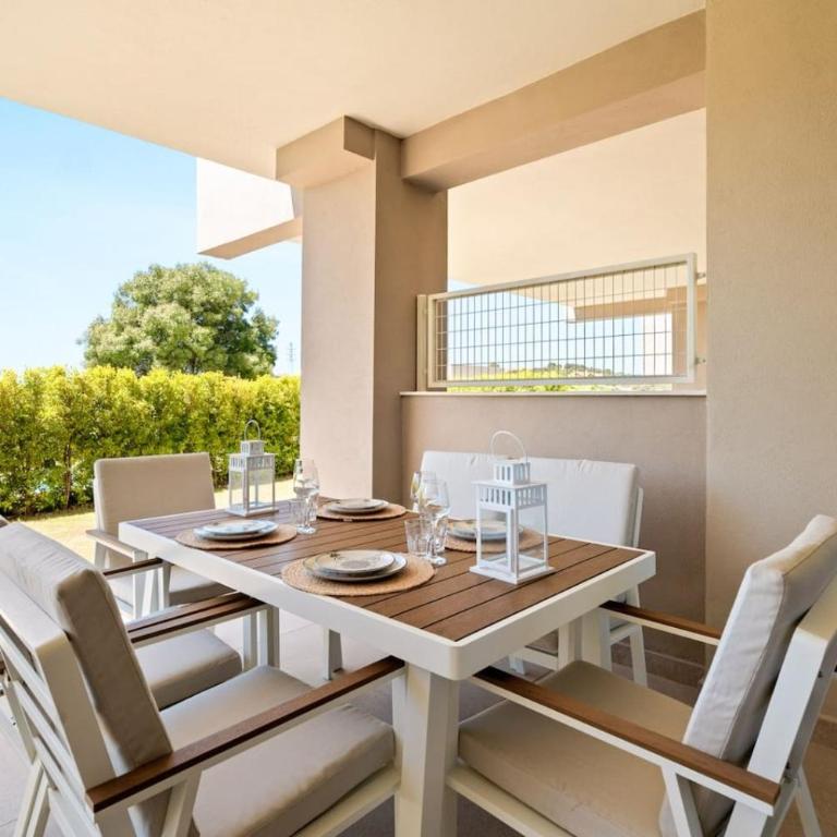 Sunny Golf Apartment - Golf and Pool Views - Appartamento - 7
