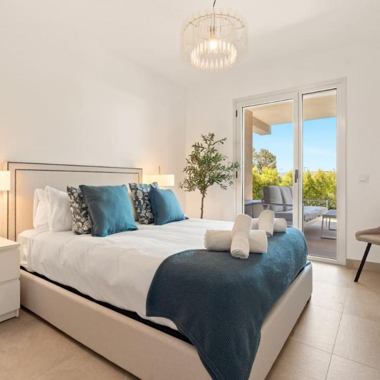 Sunny Golf Apartment - Golf and Pool Views - Appartamento - 11