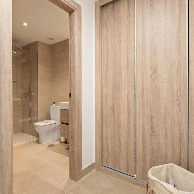 Sunny Golf Apartment - Golf and Pool Views - Appartamento - 15