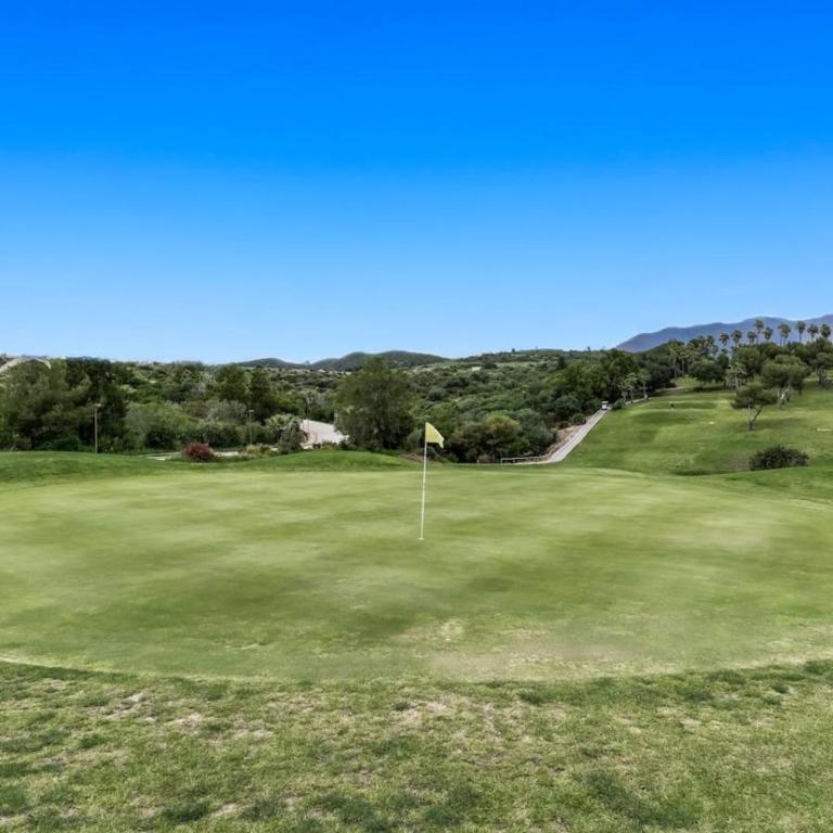 Sunny Golf Apartment - Golf and Pool Views - Appartamento - 21