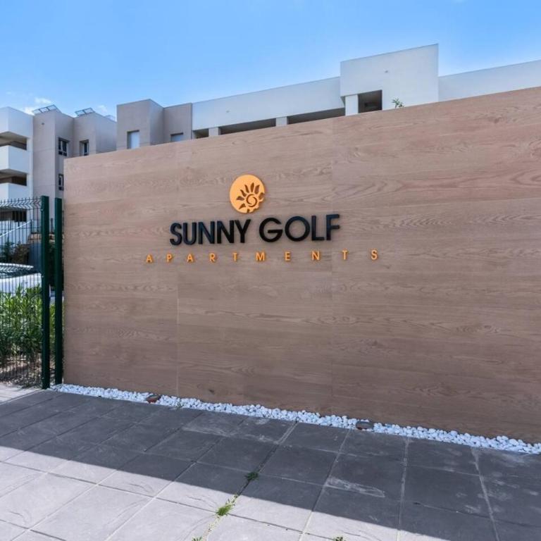 Sunny Golf Apartment - Golf and Pool Views - Appartamento - 24