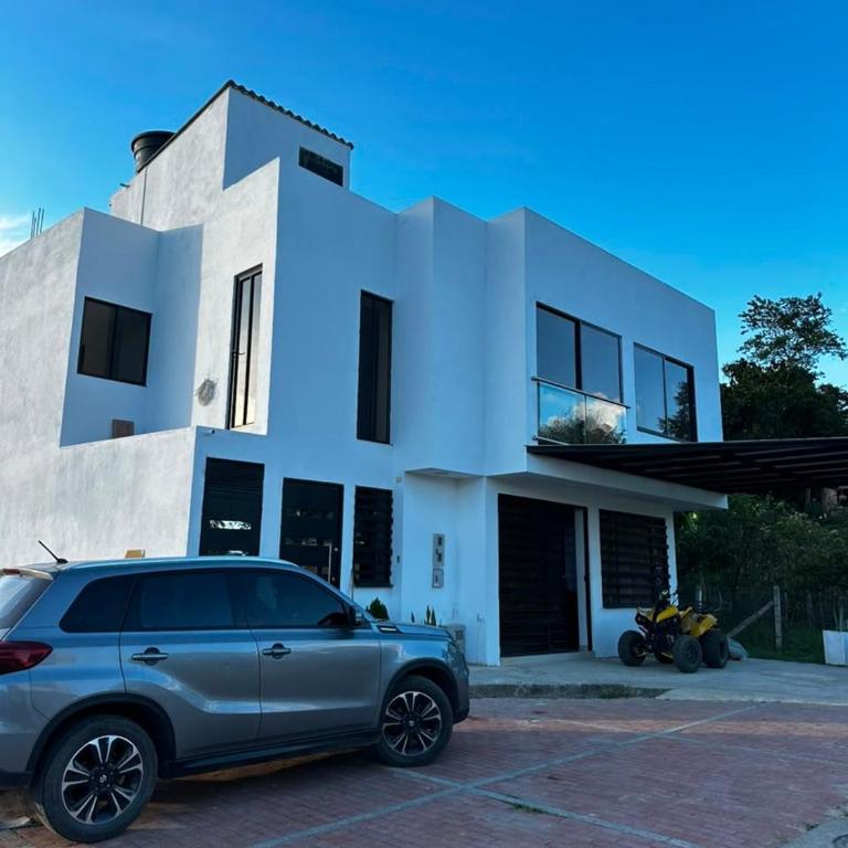 Casa Blanca Urban - Three-Bedroom Vacation Home - 1