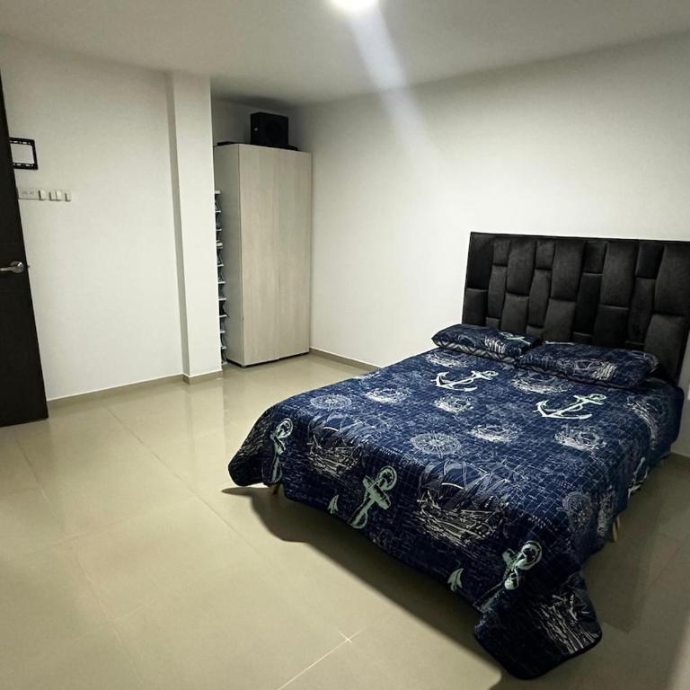 Casa Blanca Urban - Three-Bedroom Vacation Home - 3