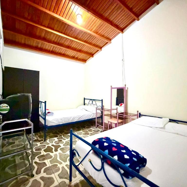 Villa YARA - Four-Bedroom House - 13
