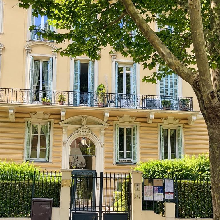 Spacieux STUDIO Happy home en dernier étage avec petit ascenseur et balcon À 5 minutes du vieux Nice et de la mer Attention aucune chambre séparée - Apartment mit 1 Schlafzimmer - 11