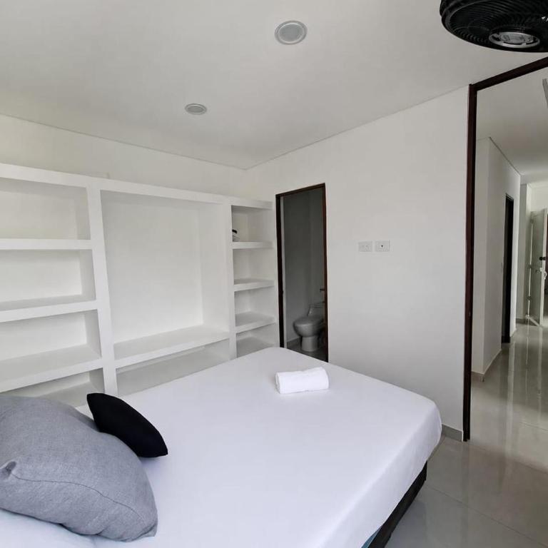 Hermoso Apartamento con Piscina 3 Habitaciones V52 - Three-Bedroom Apartment - 4