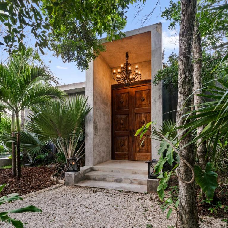 Casa Halo - Mansion, Nightclub, Pool, Sonos, Gated, Staff - Villa - 1