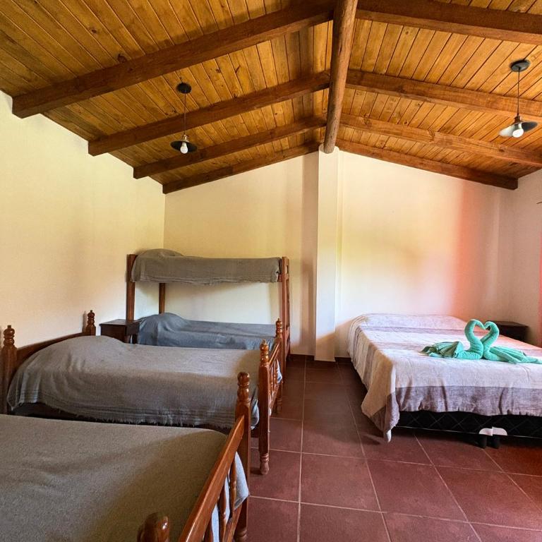 Habitaciones en Complejo Turístico Cruz Mendoza - Habitación Familiar con vistas a la montaña - 11