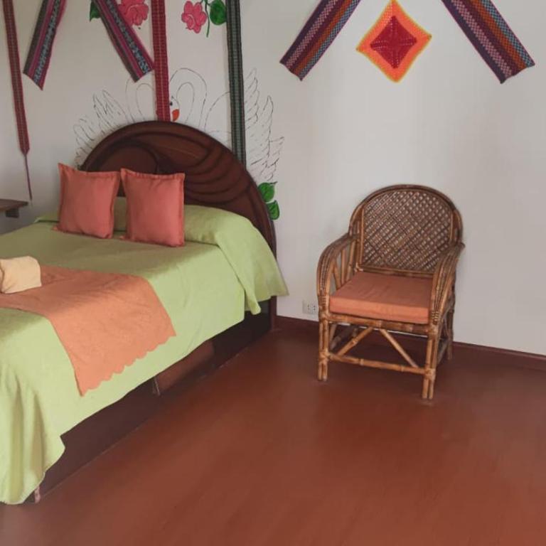 HOSTAL PIEDRA ANDINA - Copacabana - Habitación Familiar con terraza - 5