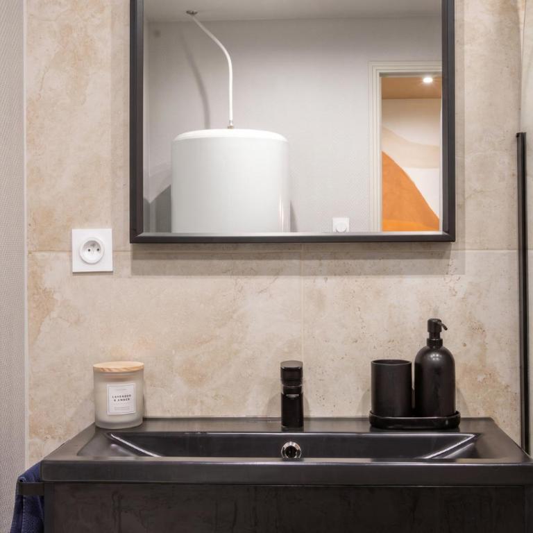 Éden Doré - Suite Jacuzzi Privatif & Parking - Appartement 1 Chambre - 17