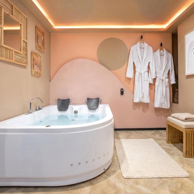 Éden Doré - Suite Jacuzzi Privatif & Parking - Appartement 1 Chambre - 1