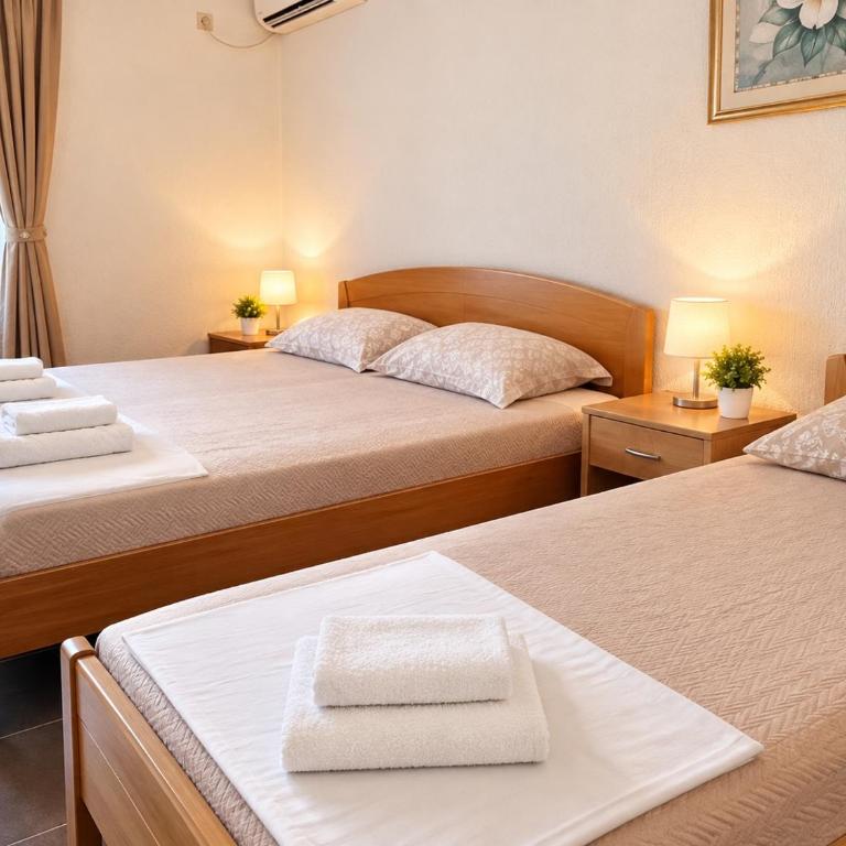 Apartments Airport Golubovci - One-Bedroom Apartment - 1