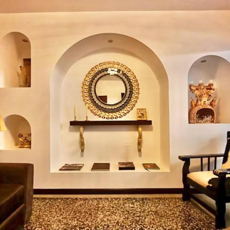 Casa Pacheco - Luxury 2BR/2BA w/ Jacuzzi - Walk to Beach & Castle - Two-Bedroom House - 1