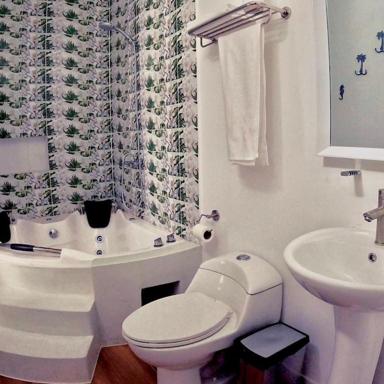 Casa Pacheco - Luxury 2BR/2BA w/ Jacuzzi - Walk to Beach & Castle - Two-Bedroom House - 19