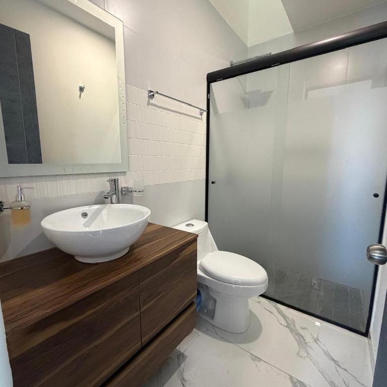 Hostal 10 - Double Room with Balcony - 1