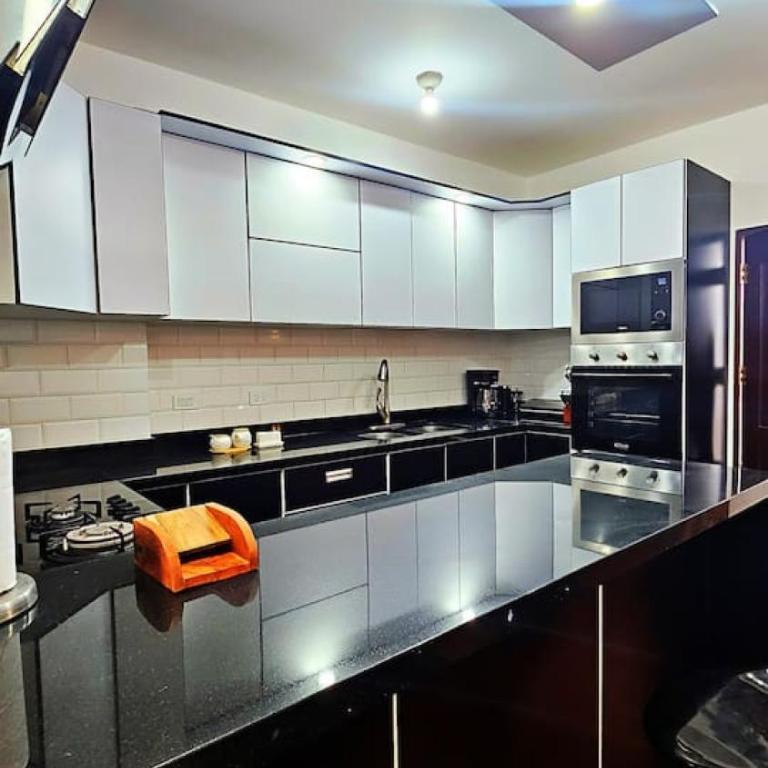 Penthouse Pacheco - 3BR, 5BA with Private Rooftop Terrace with Panoramic City Views - Apartment - 5