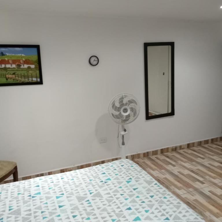 Casa Turistica Andy - Quadruple Room with Shared Bathroom - 8