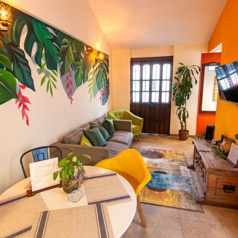 Colonial Boutique House with 3 Private Suites - Terrace, Pool - Gym - Apartamento de 1 dormitorio - 5