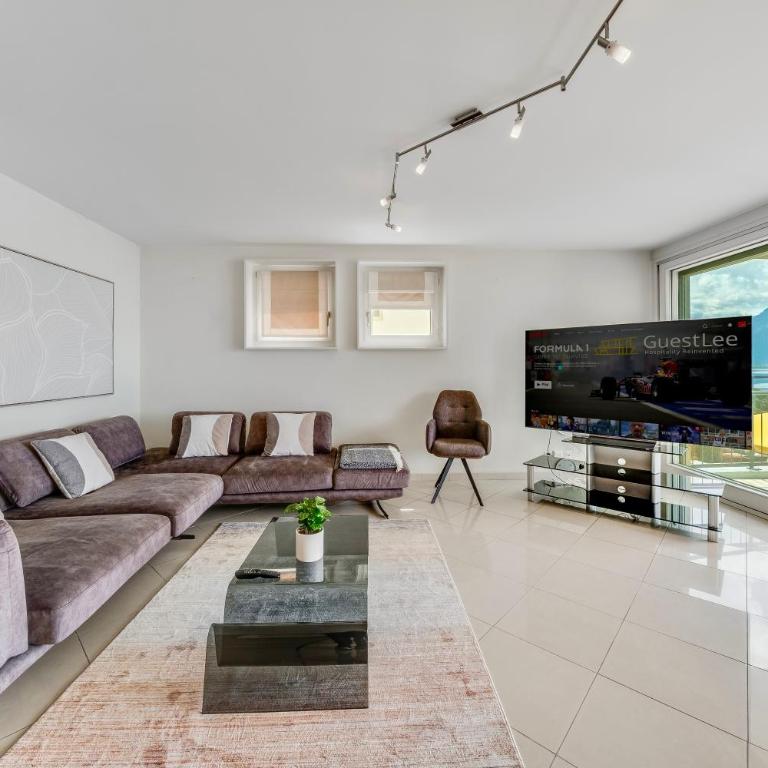Spacious 3BR Lakeview Apartment with Terrace by GuestLee - Apartment - 13