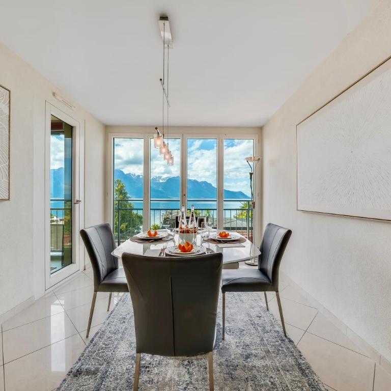 Spacious 3BR Lakeview Apartment with Terrace by GuestLee - Apartment - 16