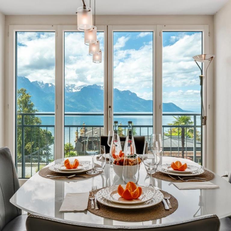 Spacious 3BR Lakeview Apartment with Terrace by GuestLee - Apartment - 2