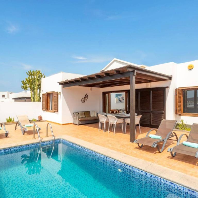 Villa Casa Maderita by Villa Plus - Villa - 1
