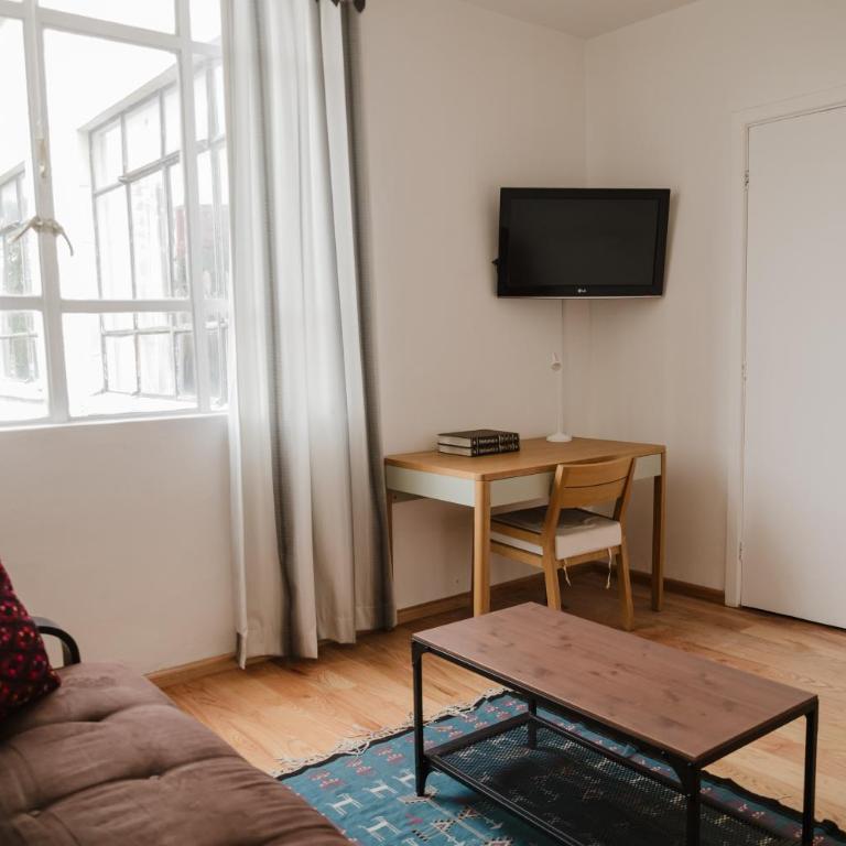 Condesa 1BR Fast WiFi Desk Walk to Parks - Apartment - 7