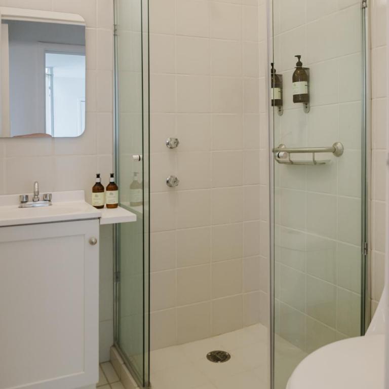Condesa 1BR Fast WiFi Desk Walk to Parks - Apartment - 17