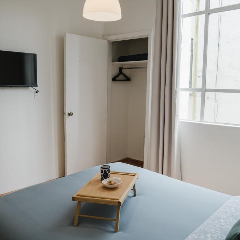 Condesa 1BR Fast WiFi Desk Walk to Parks - Apartment - 10