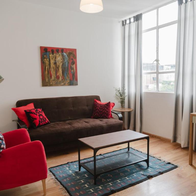 Condesa 1BR Fast WiFi Desk Walk to Parks - Apartment - 2