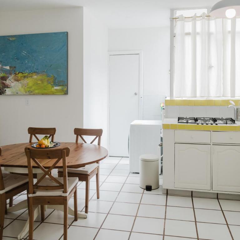 Condesa 1BR Fast WiFi Desk Walk to Parks - Apartment - 14
