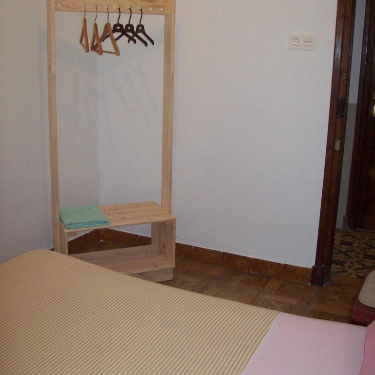 Pensión Los Pinos Gijón - Chambre Simple avec Salle de Bains Commune - 2